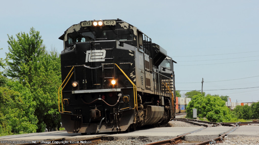 NS 1073 SD70ACe (Penn Central Heritage Unit)